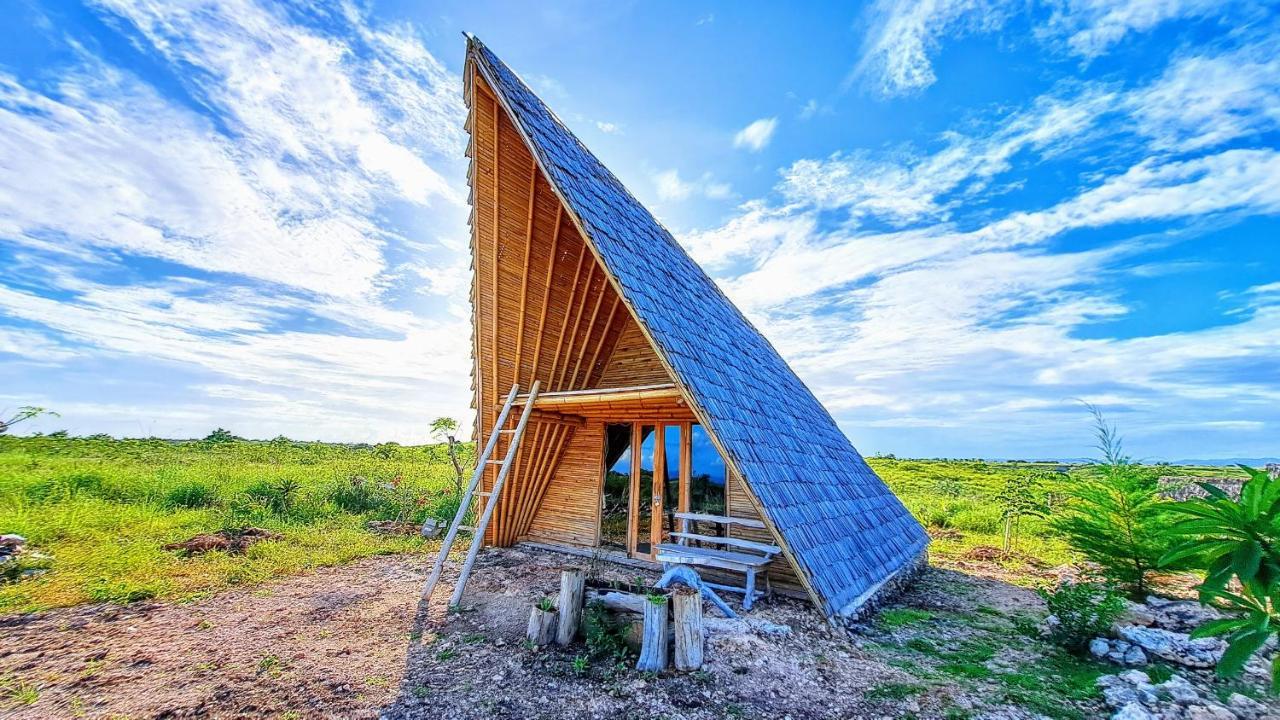 Hotel Hars Garden Sumba Waingapu Esterno foto