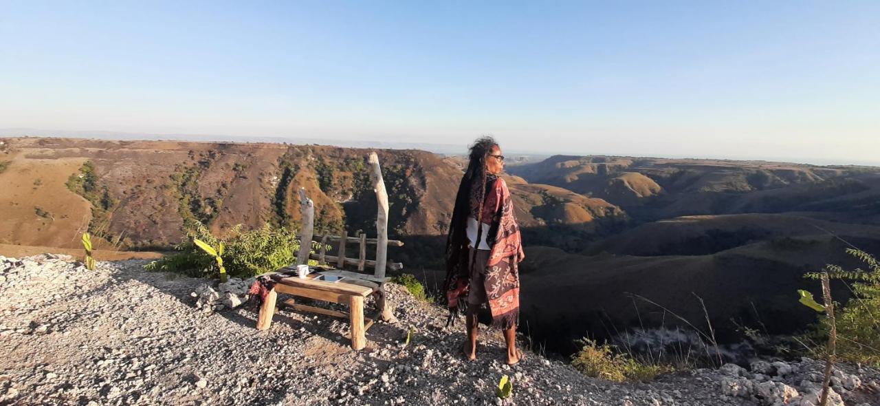 Hotel Hars Garden Sumba Waingapu Esterno foto